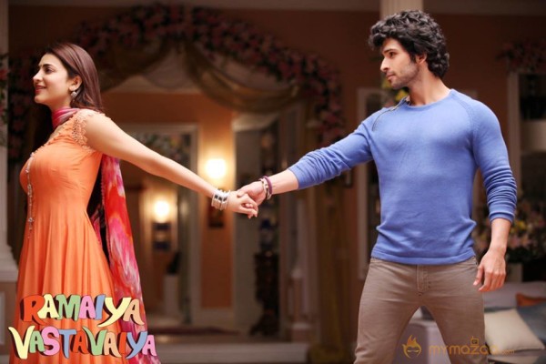 Ramaiya Vastavaiya Movie Wallpapers 