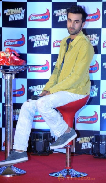 Ranbir & Deepika Launch Close Up Dental Care Products 