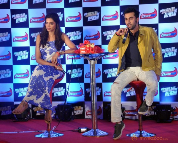 Ranbir & Deepika Launch Close Up Dental Care Products 
