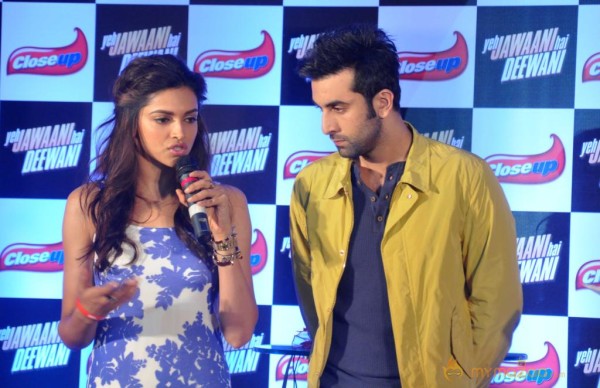 Ranbir & Deepika Launch Close Up Dental Care Products 