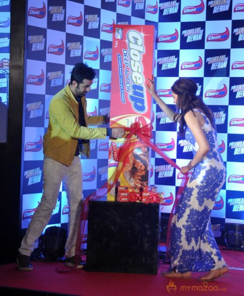 Ranbir & Deepika Launch Close Up Dental Care Products 