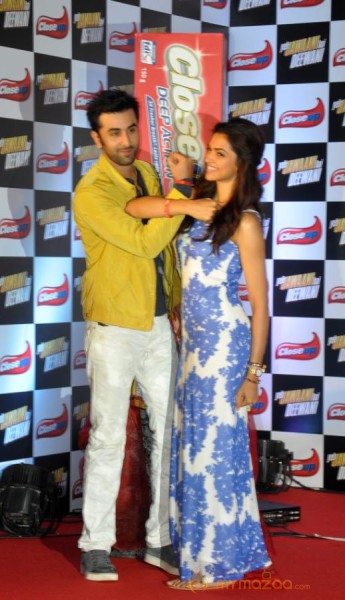 Ranbir & Deepika Launch Close Up Dental Care Products 