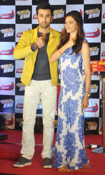 Ranbir & Deepika Launch Close Up Dental Care Products 