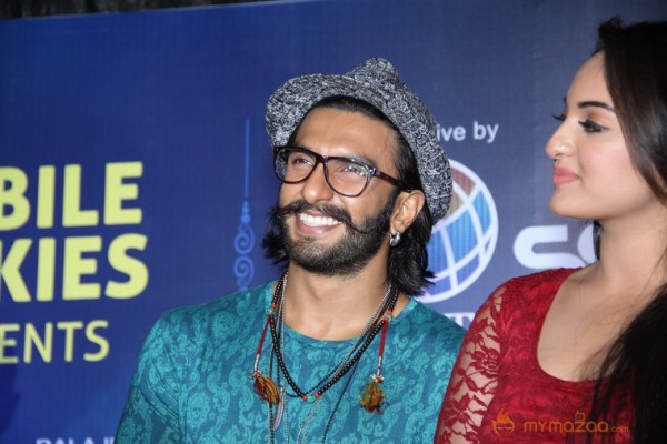 Ranveer Singh and Sonakshi Sinha  LOOTERA photos
