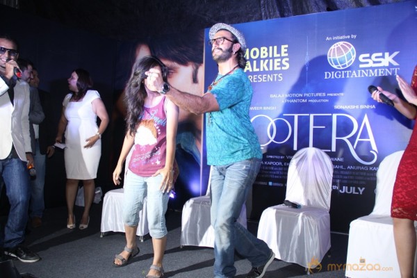 Ranveer Singh and Sonakshi Sinha  LOOTERA photos