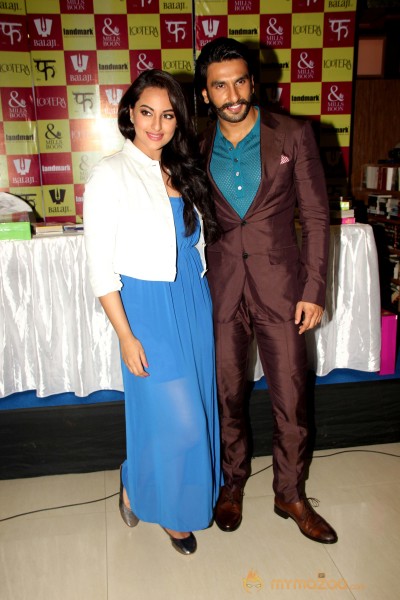 Ranveer & Sonakshi Launch Mills & Boon Novels 