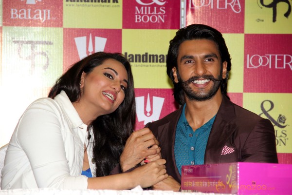 Ranveer & Sonakshi Launch Mills & Boon Novels 