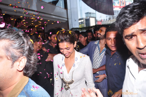 Ravneer, Deepika Promote Ramleela In Hyderabad