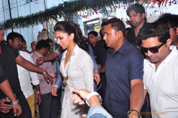 Ravneer, Deepika Promote Ramleela In Hyderabad