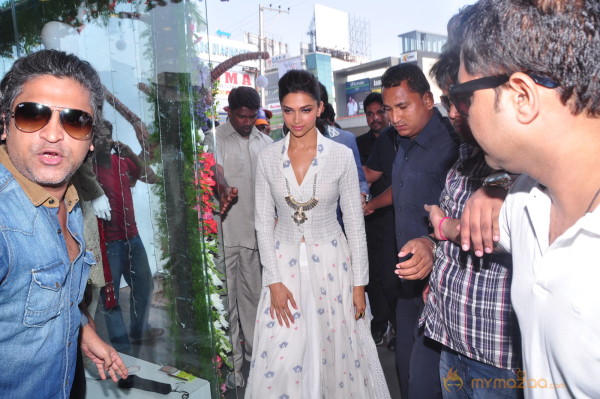 Ravneer, Deepika Promote Ramleela In Hyderabad