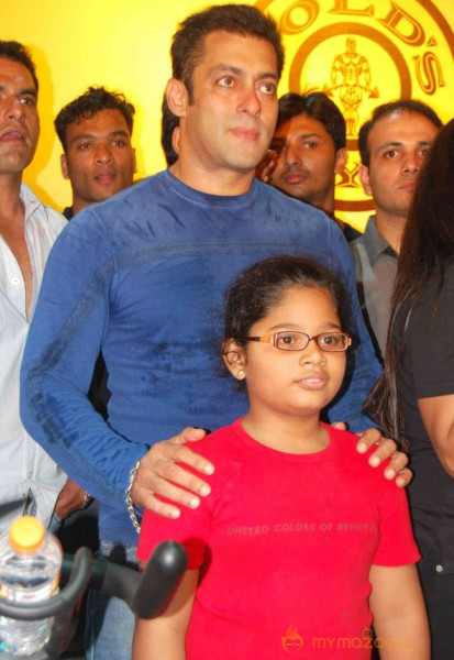 Salman at gold gym - Gallery 