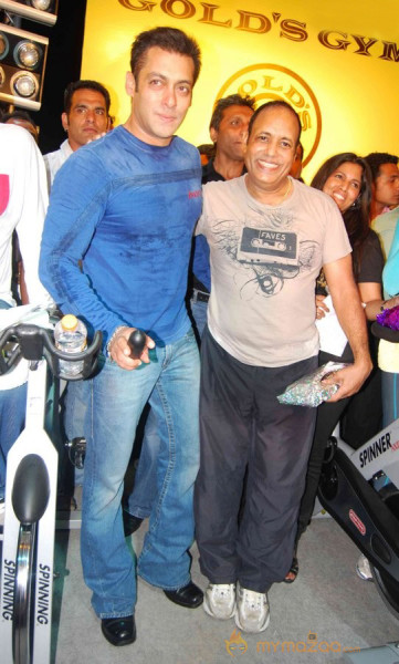 Salman at gold gym - Gallery 