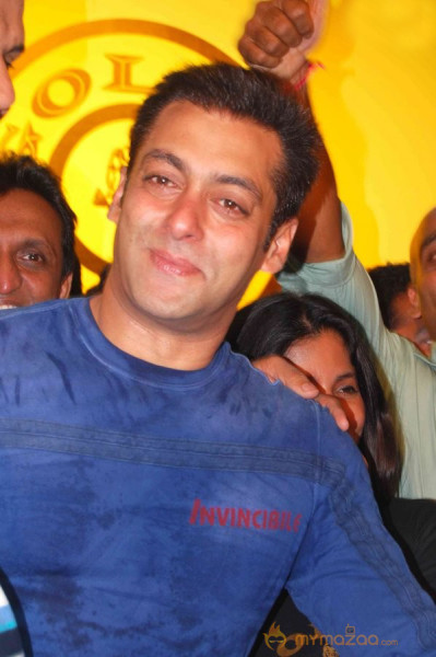 Salman at gold gym - Gallery 