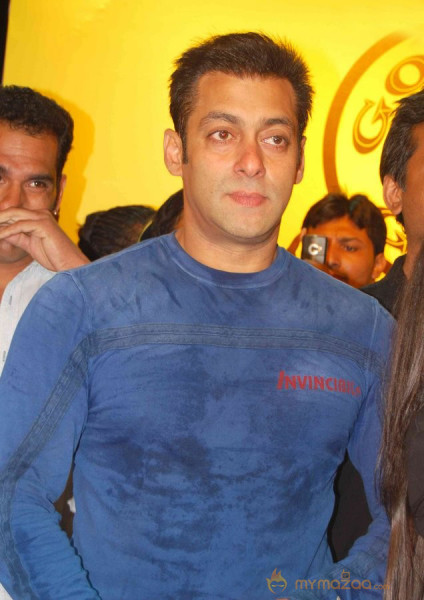 Salman at gold gym - Gallery 