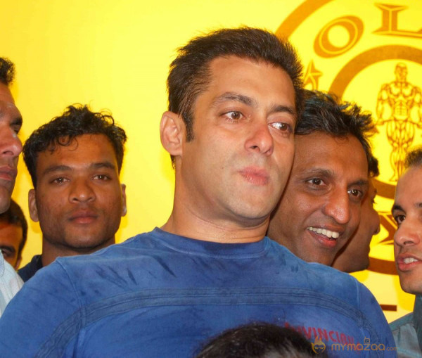 Salman at gold gym - Gallery 