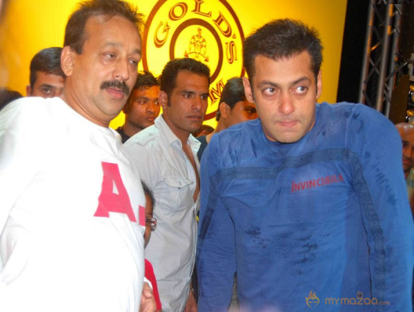 Salman at gold gym - Gallery 