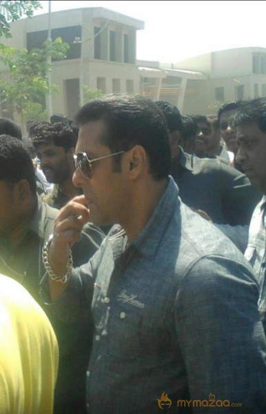 Salman Khan Mental Movie Working Stills