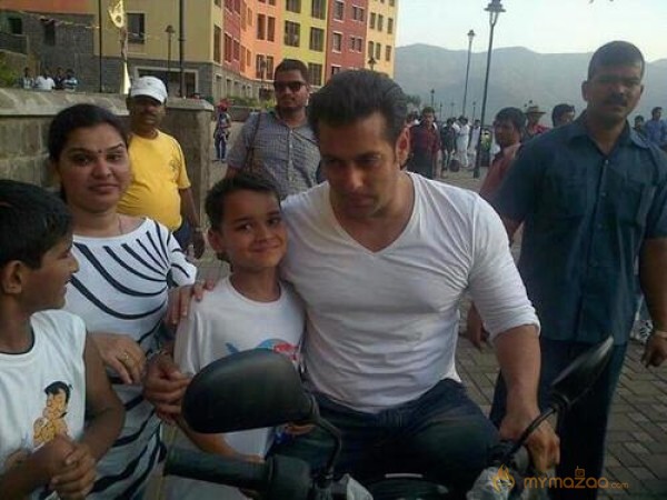 Salman Khan Mental Movie Working Stills