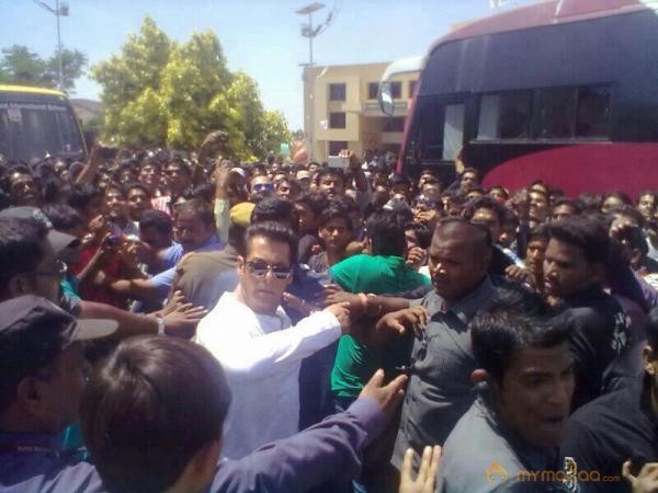 Salman Khan Mental Movie Working Stills