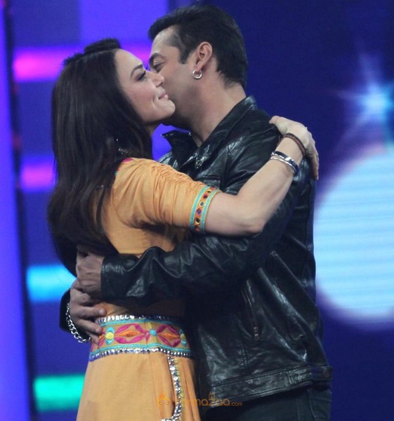 Salman and Preity on the  Guinness World Records