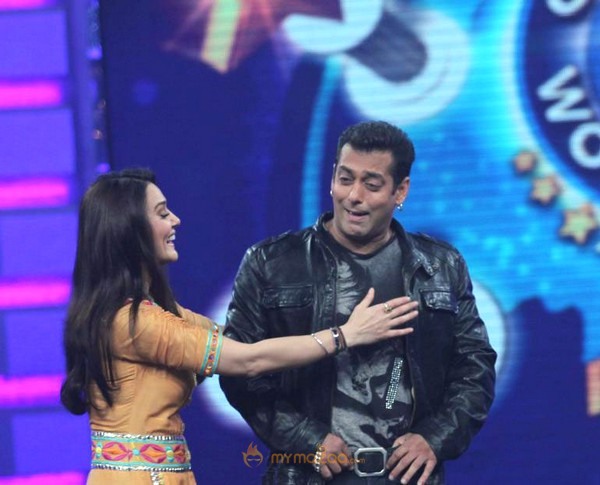 Salman and Preity on the  Guinness World Records