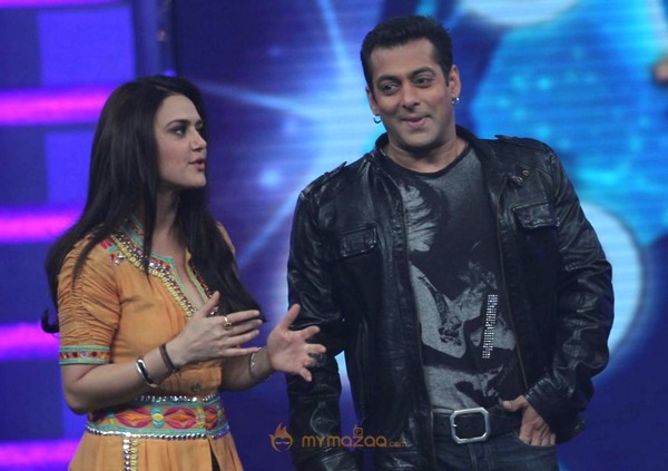 Salman and Preity on the  Guinness World Records