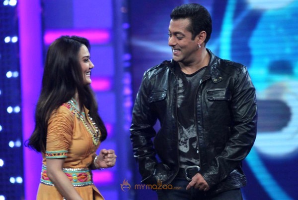 Salman and Preity on the  Guinness World Records