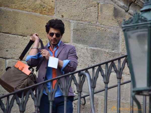 Shah Rukh Khan In Prague Shooting Photos