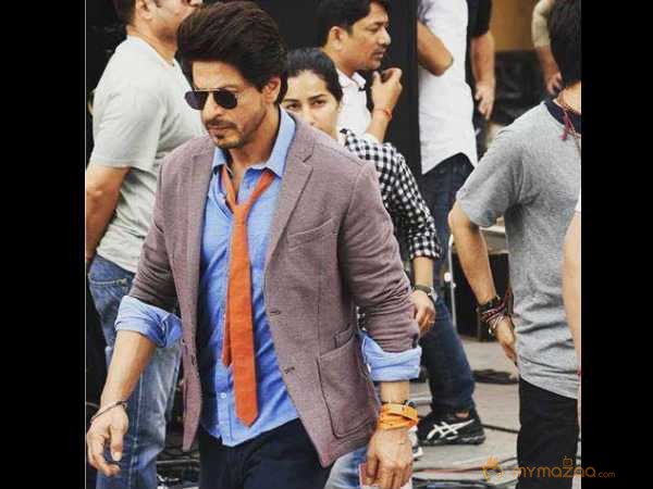 Shah Rukh Khan In Prague Shooting Photos