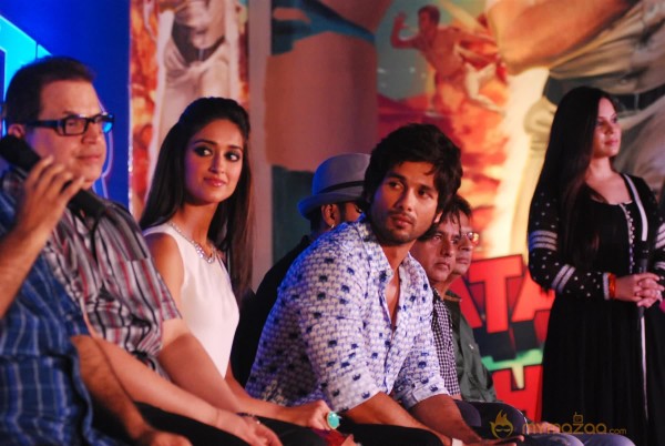 Shahid kapoor And Ileanadcruz At Phata Poster Release