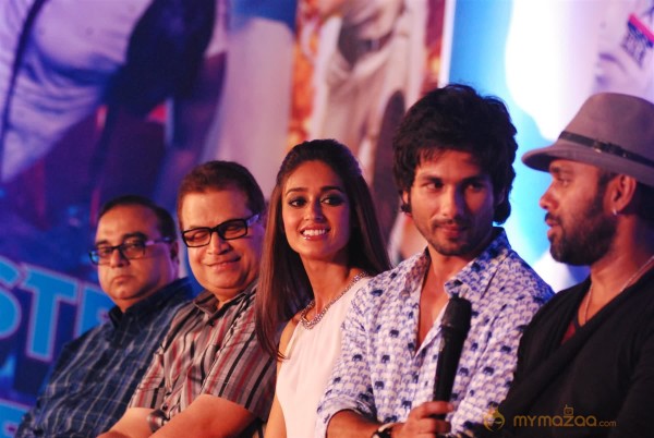 Shahid kapoor And Ileanadcruz At Phata Poster Release