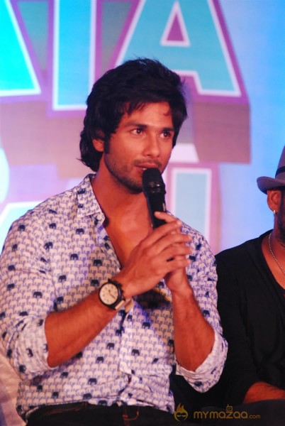 Shahid kapoor And Ileanadcruz At Phata Poster Release