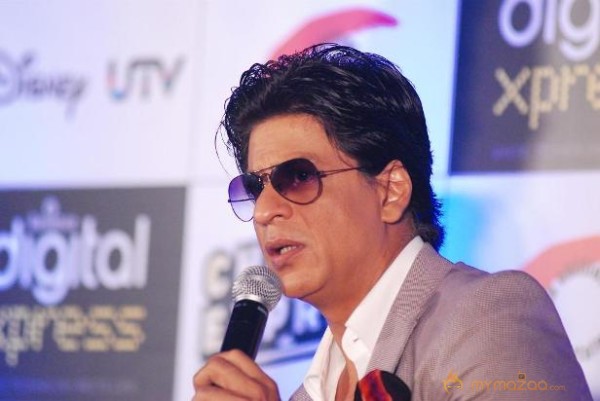 Shahrukh Khan Launches Chennai Express Mobile