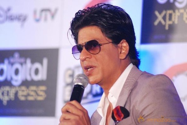 Shahrukh Khan Launches Chennai Express Mobile
