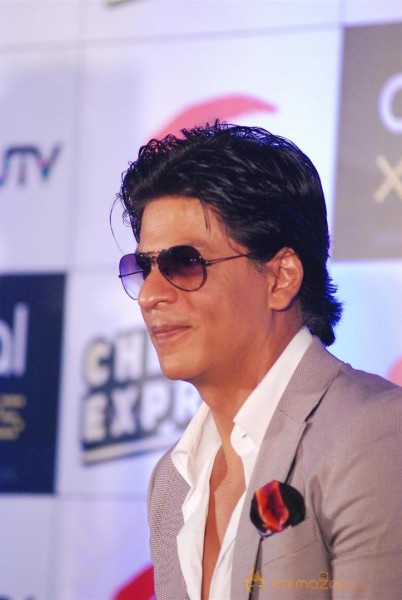 Shahrukh Khan Launches Chennai Express Mobile