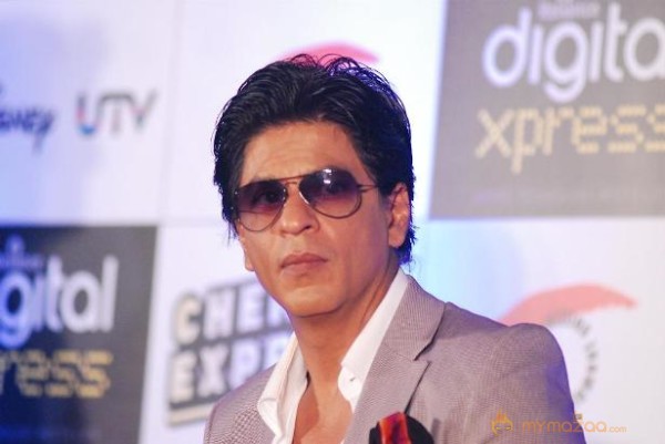 Shahrukh Khan Launches Chennai Express Mobile
