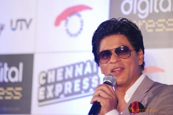 Shahrukh Khan Launches Chennai Express Mobile