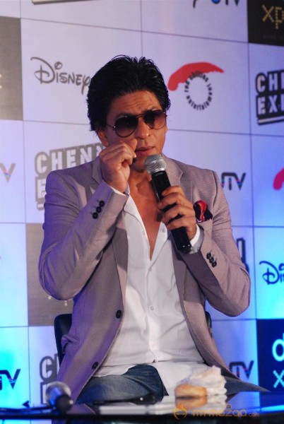 Shahrukh Khan Launches Chennai Express Mobile