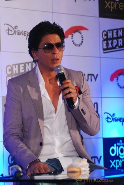 Shahrukh Khan Launches Chennai Express Mobile