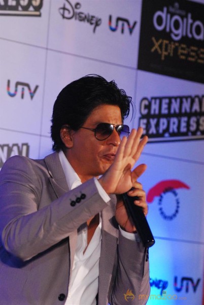 Shahrukh Khan Launches Chennai Express Mobile