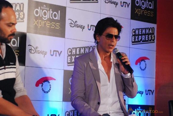 Shahrukh Khan Launches Chennai Express Mobile