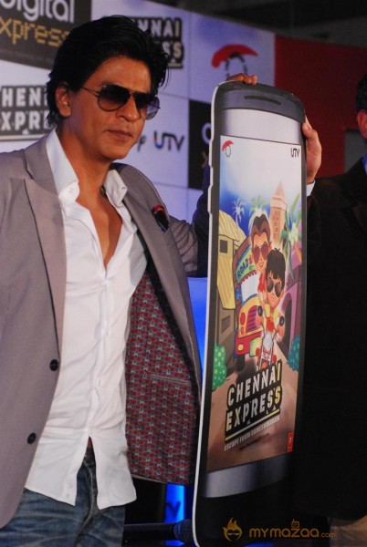 Shahrukh Khan Launches Chennai Express Mobile