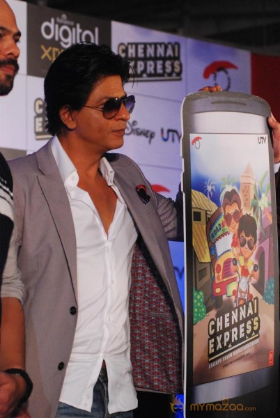 Shahrukh Khan Launches Chennai Express Mobile