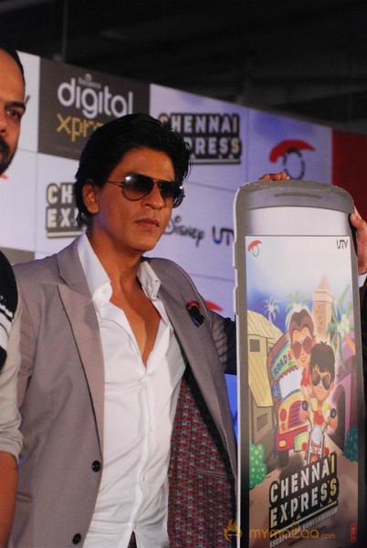 Shahrukh Khan Launches Chennai Express Mobile