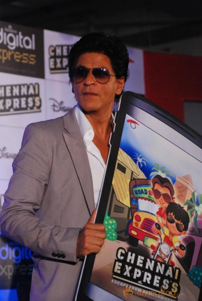 Shahrukh Khan Launches Chennai Express Mobile