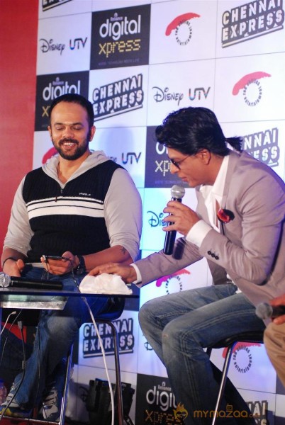 Shahrukh Khan Launches Chennai Express Mobile
