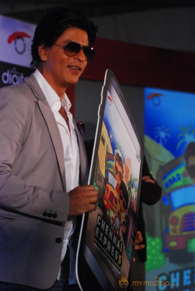 Shahrukh Khan Launches Chennai Express Mobile