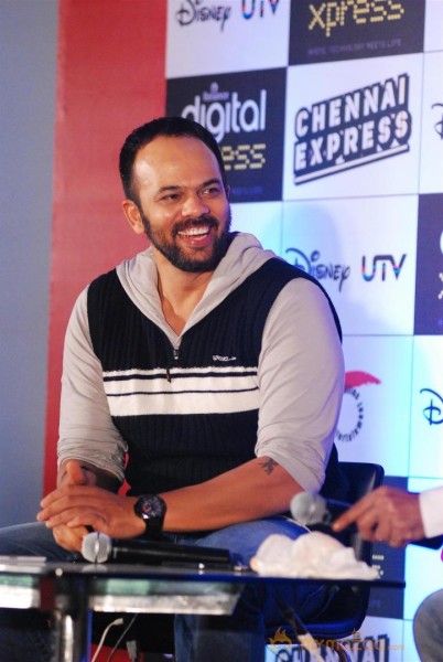 Shahrukh Khan Launches Chennai Express Mobile