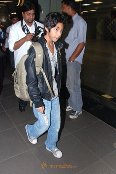Sharukh and Salman khan at Mumbai Airport Gallery