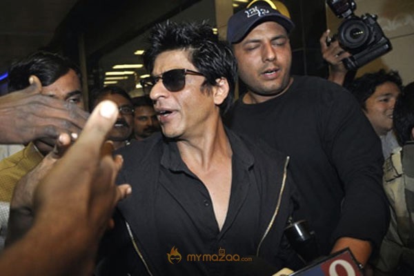 Sharukh and Salman khan at Mumbai Airport Gallery